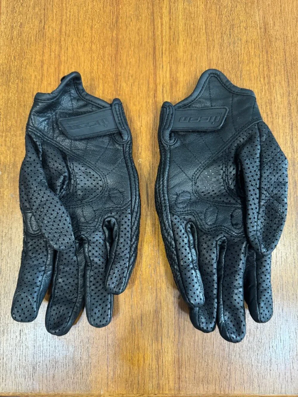 Icon Pursuit Perforated Leather Motorcycle Gloves for women size large